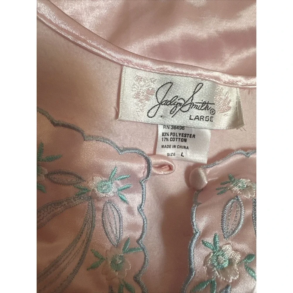 Vtg Jaclyn Smith L Pink Long Sleeve Nightgown Lace Accents Embroidered Modest - Picture 9 of 11